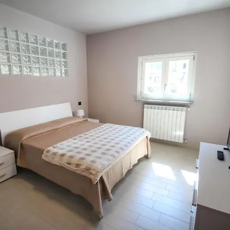 Locazione Turistica Il Sole Di Calde-1 * Castelveccana