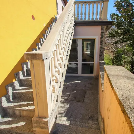 Locazione Turistica Il Sole Di Calde-1 アパート Castelveccana