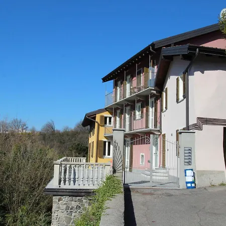 Locazione Turistica Il Sole Di Calde-1 アパート Castelveccana